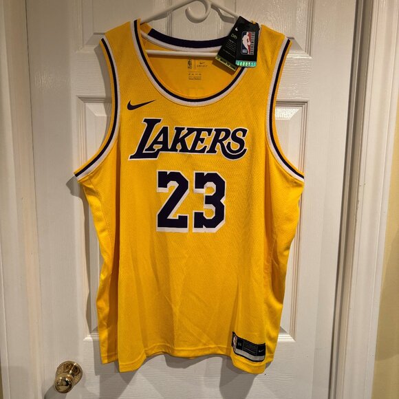 Men's LA Lakers Lebron James #23 Nike Home Jersey - Picture 2 of 7